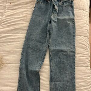 Abercrombie 90s Straight Ultra High Rise Size 28